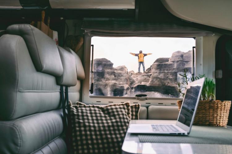 Digital nomad as an alternative lifestyle.